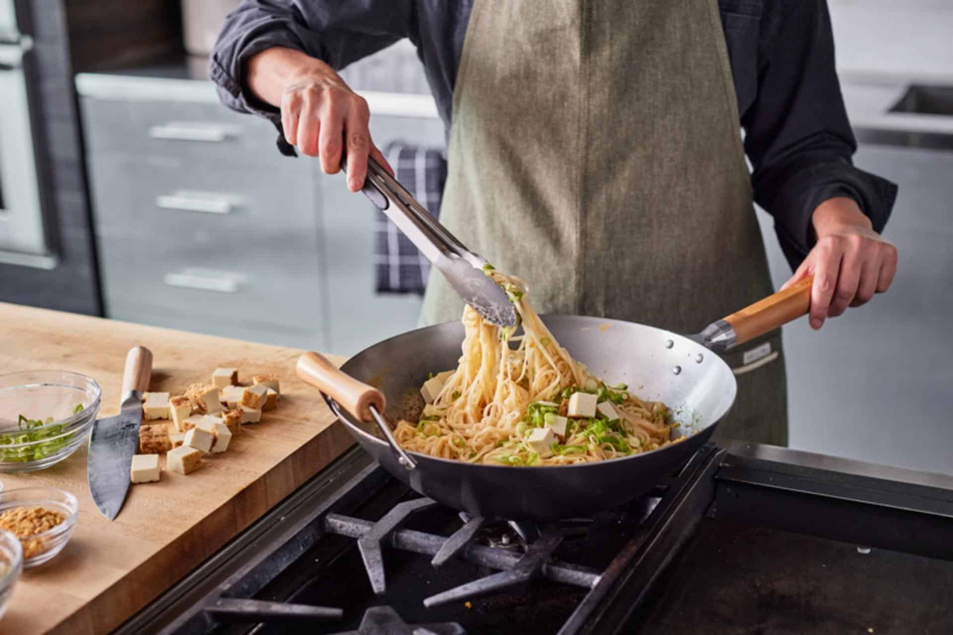 Choosing a wok