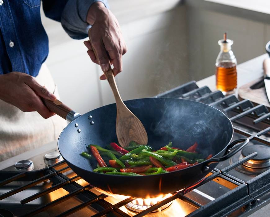 Choosing a Wok: The Complete Guide to Carbon Steel and Care