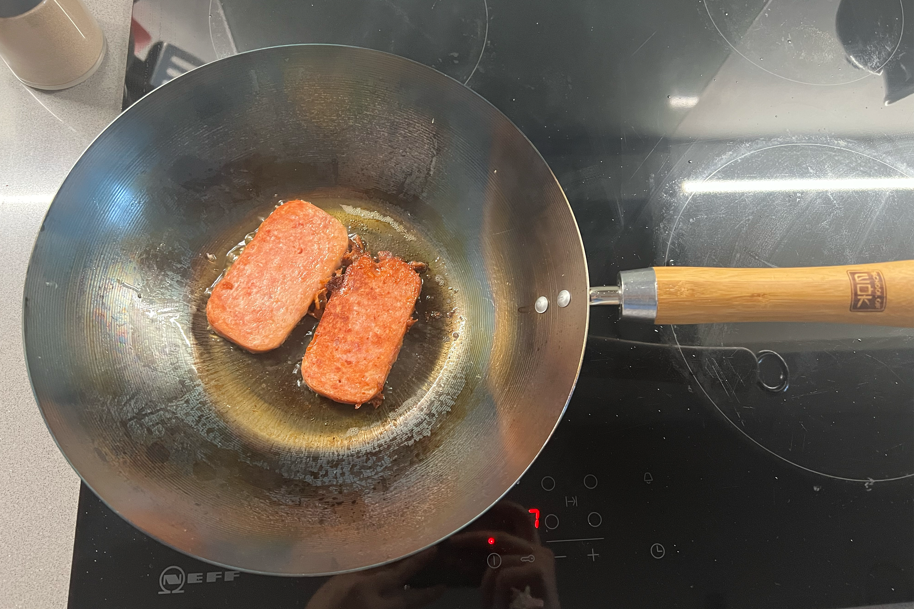 How to season a wok