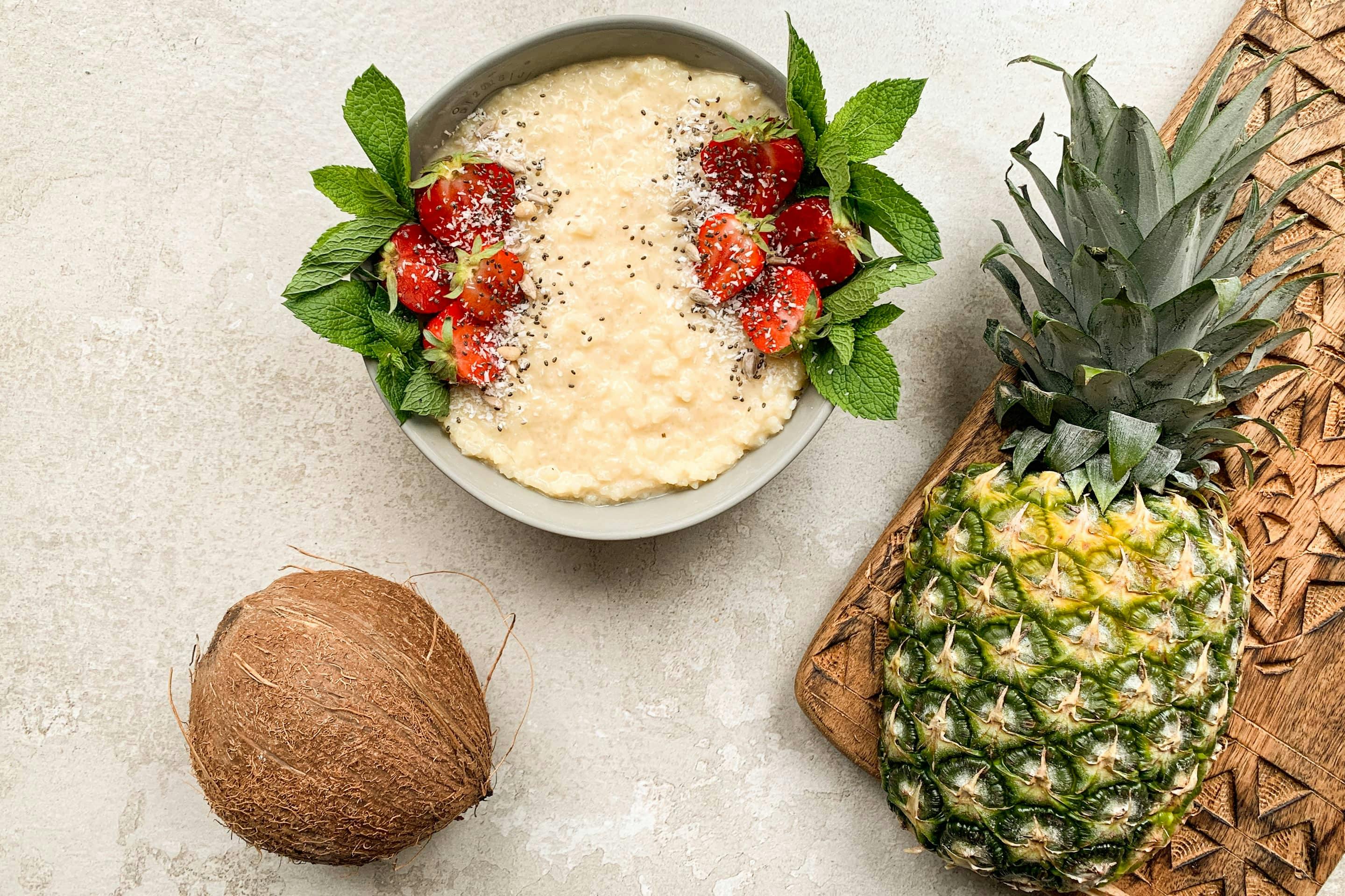 Coconut rice pudding in wok