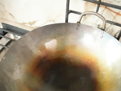 A Beginner's Guide to Wok Cooking: Tips and Tricks