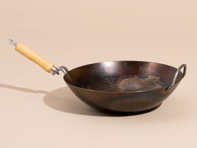 The Magic of Cast Iron Wok: Why it Deserves a Place in Your Kitchen