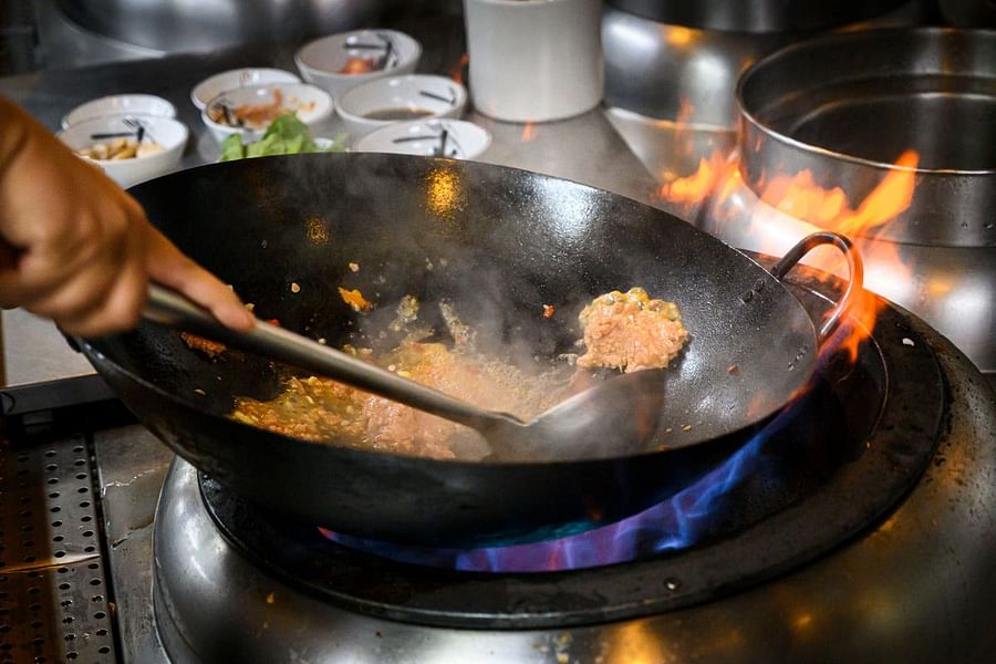 Wok vs Frying Pan Understanding the Differences and Benefits